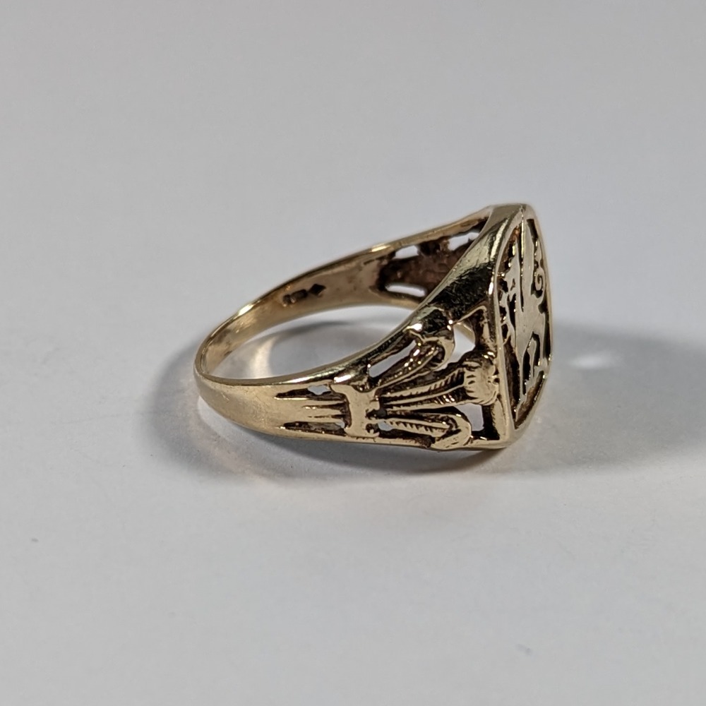 Pre-owned 9ct Gold Welsh Dragon Signet Ring Size W1/2 - Own4Less